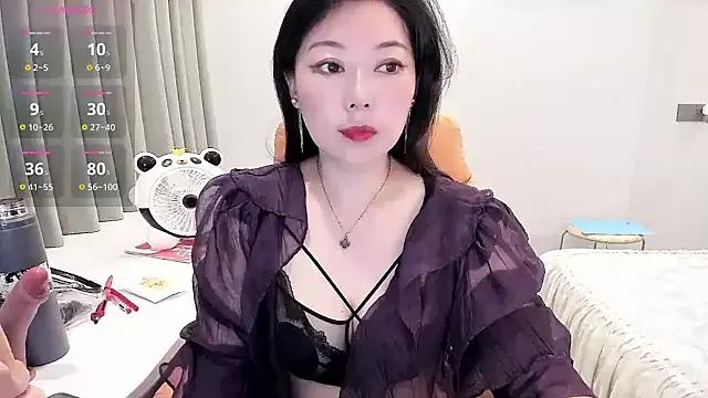 Crystal_Wings on StripChat