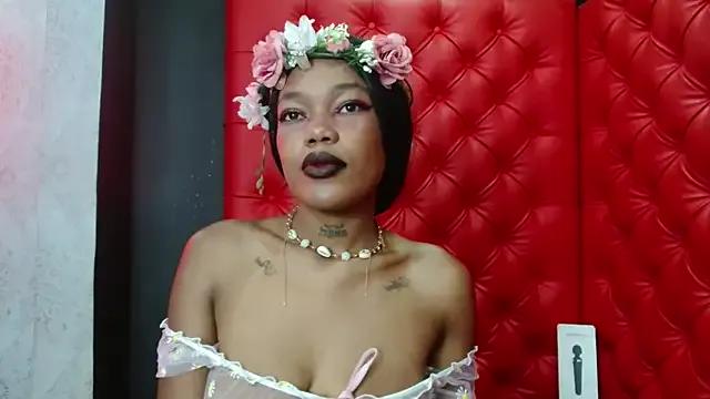 CrystalBrooke3x on StripChat