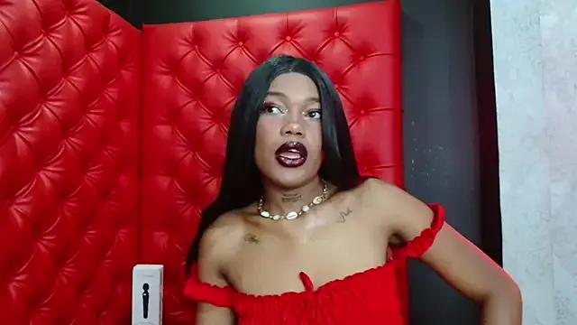 CrystalBrooke3x on StripChat