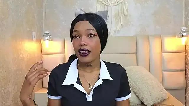 CrystalBrooke3x on StripChat