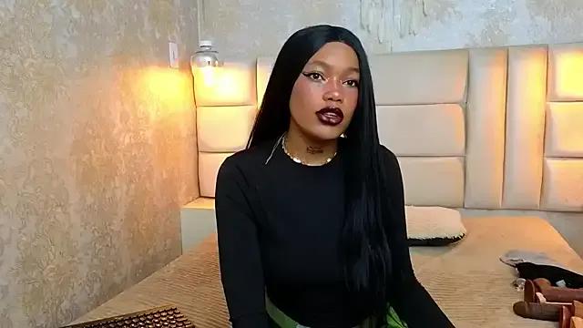 CrystalBrooke3x on StripChat