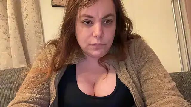 cumwithmee3 on StripChat