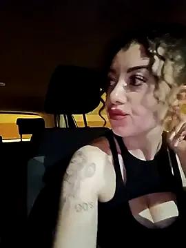 Freechat CurlyElisa on StripChat