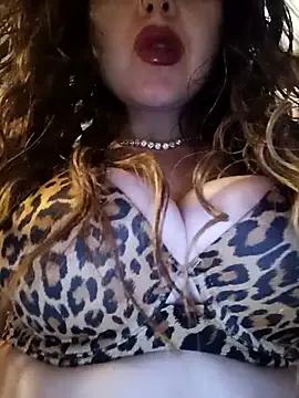 Freechat CurlyElisa on StripChat