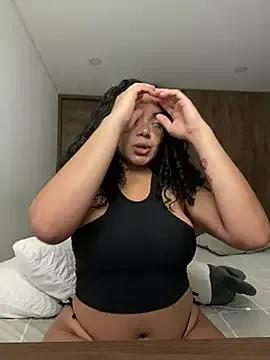 Freechat Curlyierr on StripChat