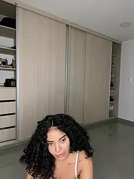 Freechat Curlyierr on StripChat