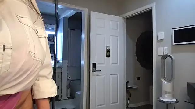 curvyfunlover on StripChat