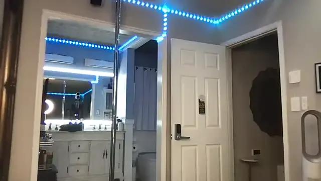 curvyfunlover on StripChat