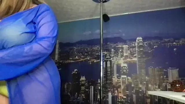 curvyfunlover on StripChat