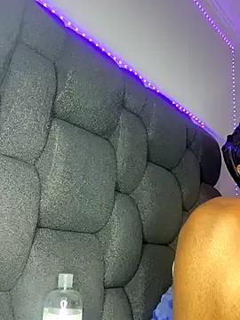 Diamondpussy97 on StripChat