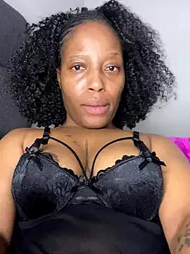 Diamondpussy97 on StripChat