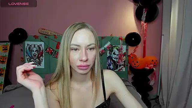 Diana_Garrett on StripChat