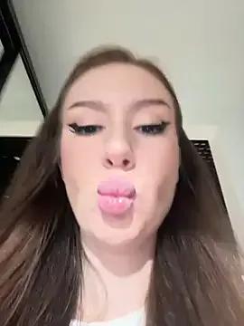 DianaGlow on StripChat