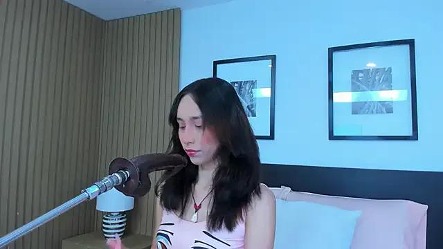 Freechat doll_bella_ on StripChat