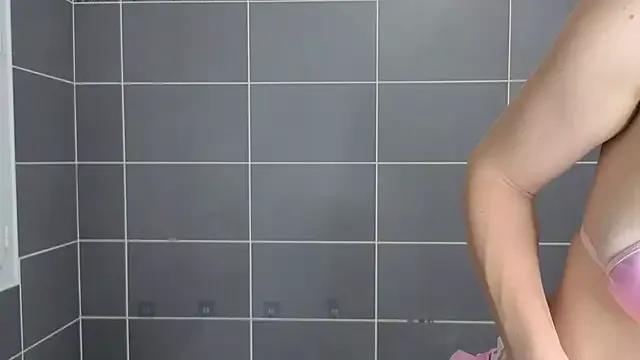 Dreamy_candy69 on StripChat