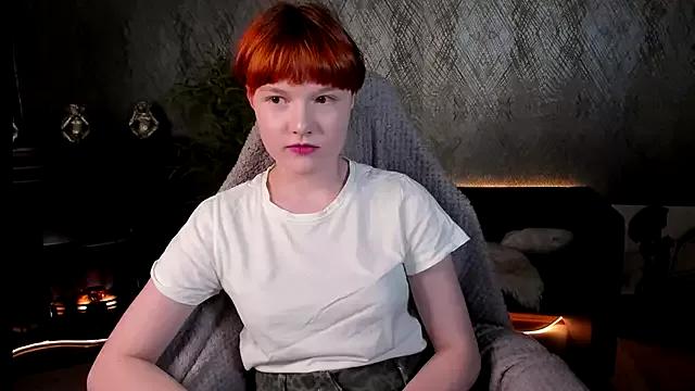 DreamyLuna on StripChat