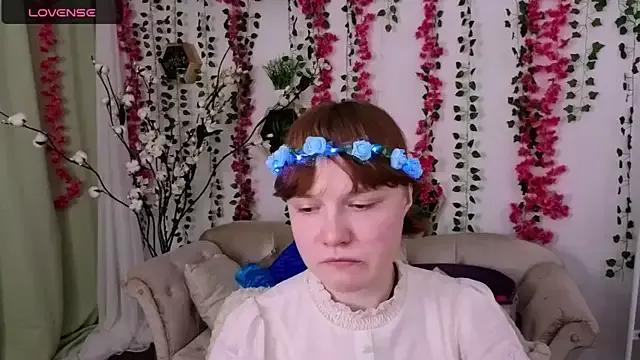 DreamyLuna on StripChat