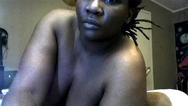 EbonyFetishQueen on StripChat