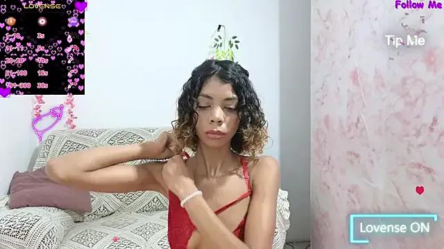 ElisaBoyer on StripChat