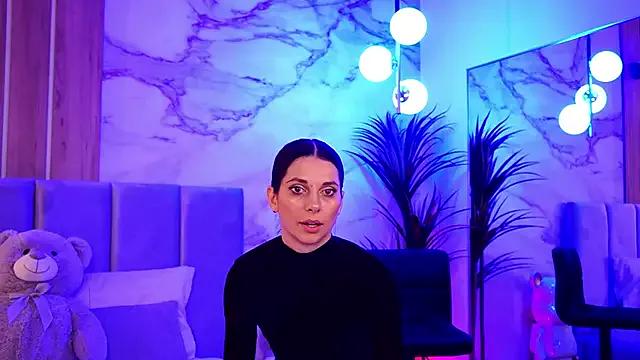 EllyLynn on StripChat