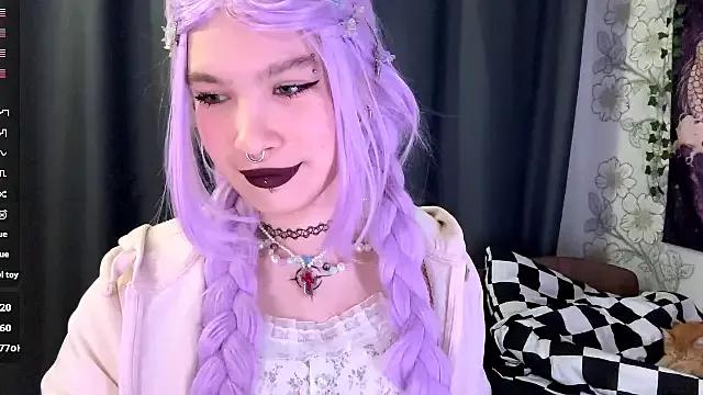 ElnoraVanord on StripChat