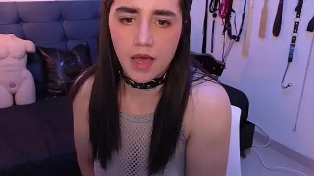 elowen_halley1 on StripChat