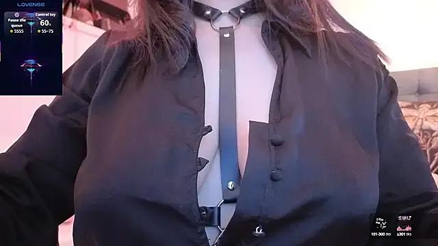 elowen_halley1 on StripChat