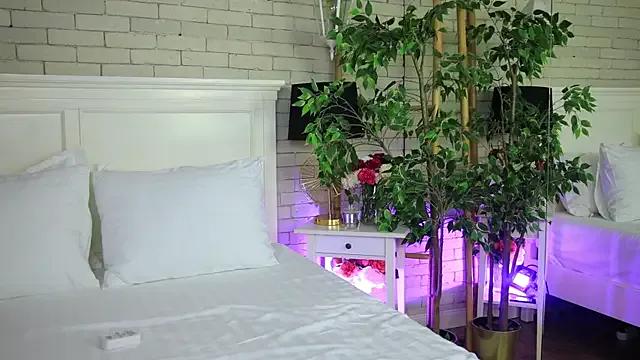 EmillyBronte on StripChat