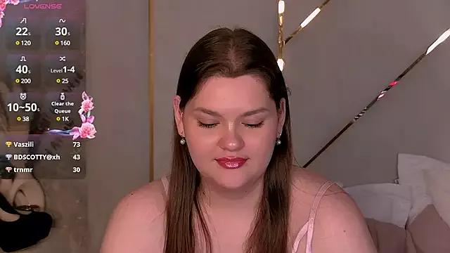 EmilyHyde on StripChat