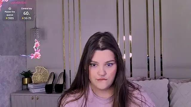 EmilyHyde on StripChat