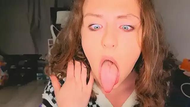 Freechat ENGLISHEMILY_69 on StripChat