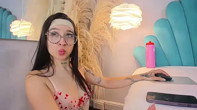 StripChat EriKlein is Freechat EriKlein — Spank ass x3 in doggy+holes anal