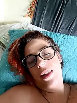 Freechat Escarlate4you_ on StripChat