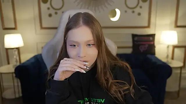 Esmie_Smile — naked dance