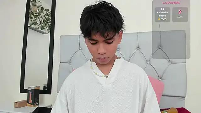 Ethan_Westt on StripChat