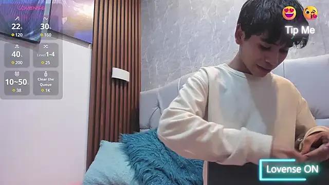 Ethan_Westt on StripChat