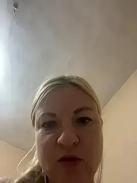 Eva-glow on StripChat