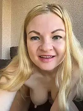 Eva-glow on StripChat