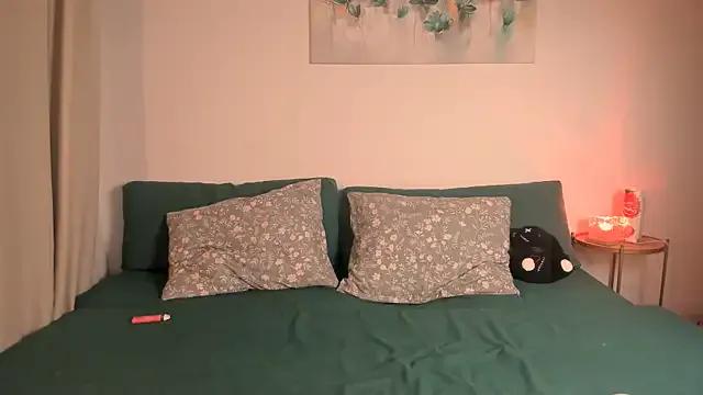 eva_sunshine_blue_eyes on StripChat