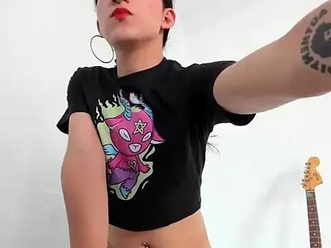 Evil_Queen13 on StripChat