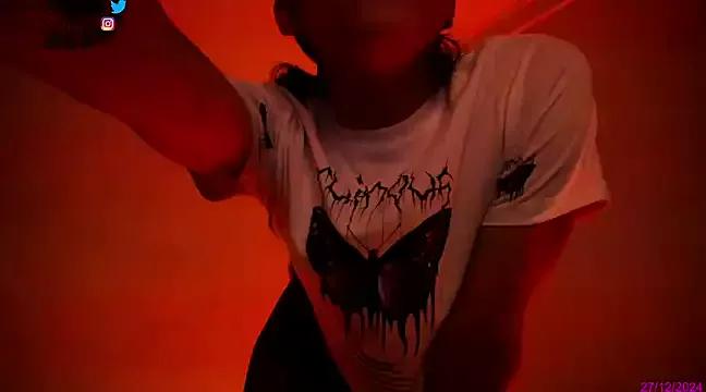 Evil_Queen13 on StripChat