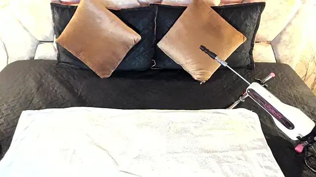 Freechat EXOTIC_EBONY_ on StripChat