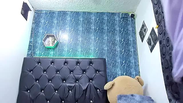 Freechat exotic_hot_couple on StripChat