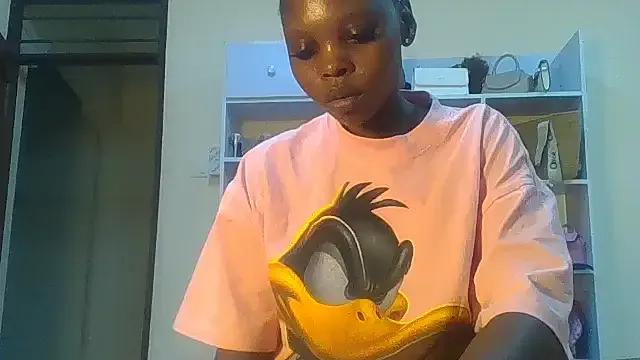 Fine_assie on StripChat