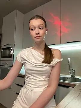 Private FriendlyFire_18 on StripChat