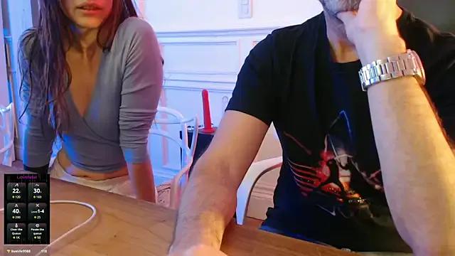 Freechat friendswithben33 on StripChat