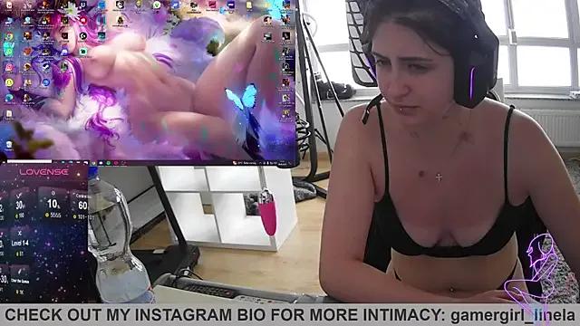 Gamergirl-Linela on StripChat