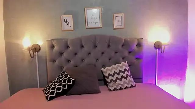 GiannaSlimJB on StripChat