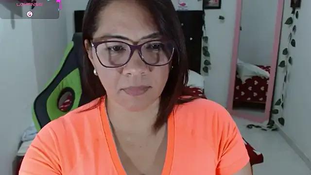 Freechat hiilarybrown on StripChat