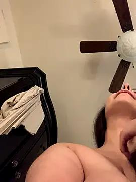 holyeroticss on StripChat